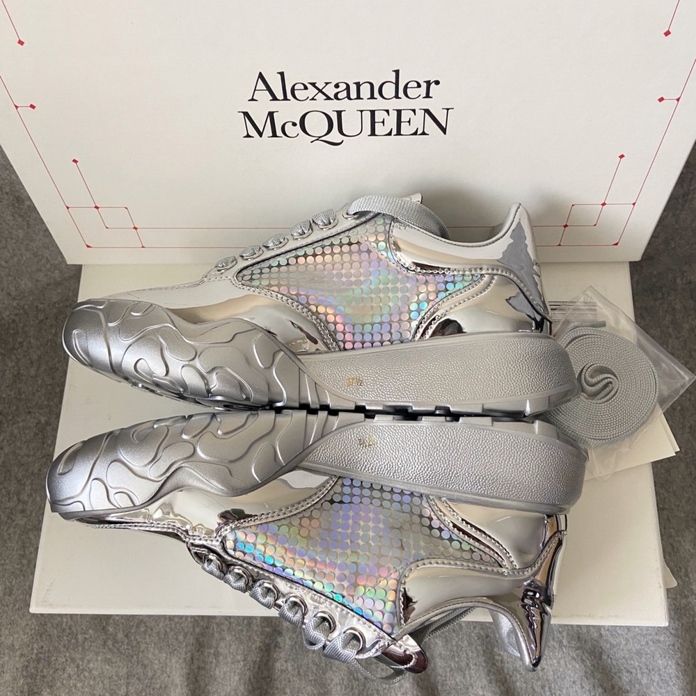 BNIB Alexander McQueen Silver Holographic Oversized Court Sneakers Women 37.5 - Picture 4 of 11